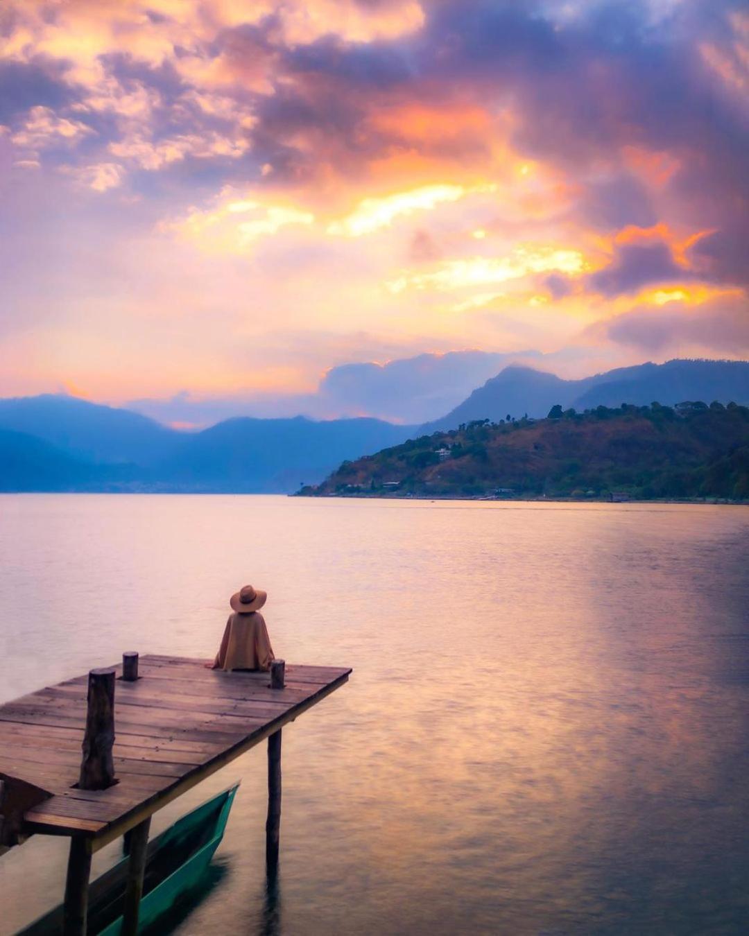 Baba Yaga Atitlan Lodge *