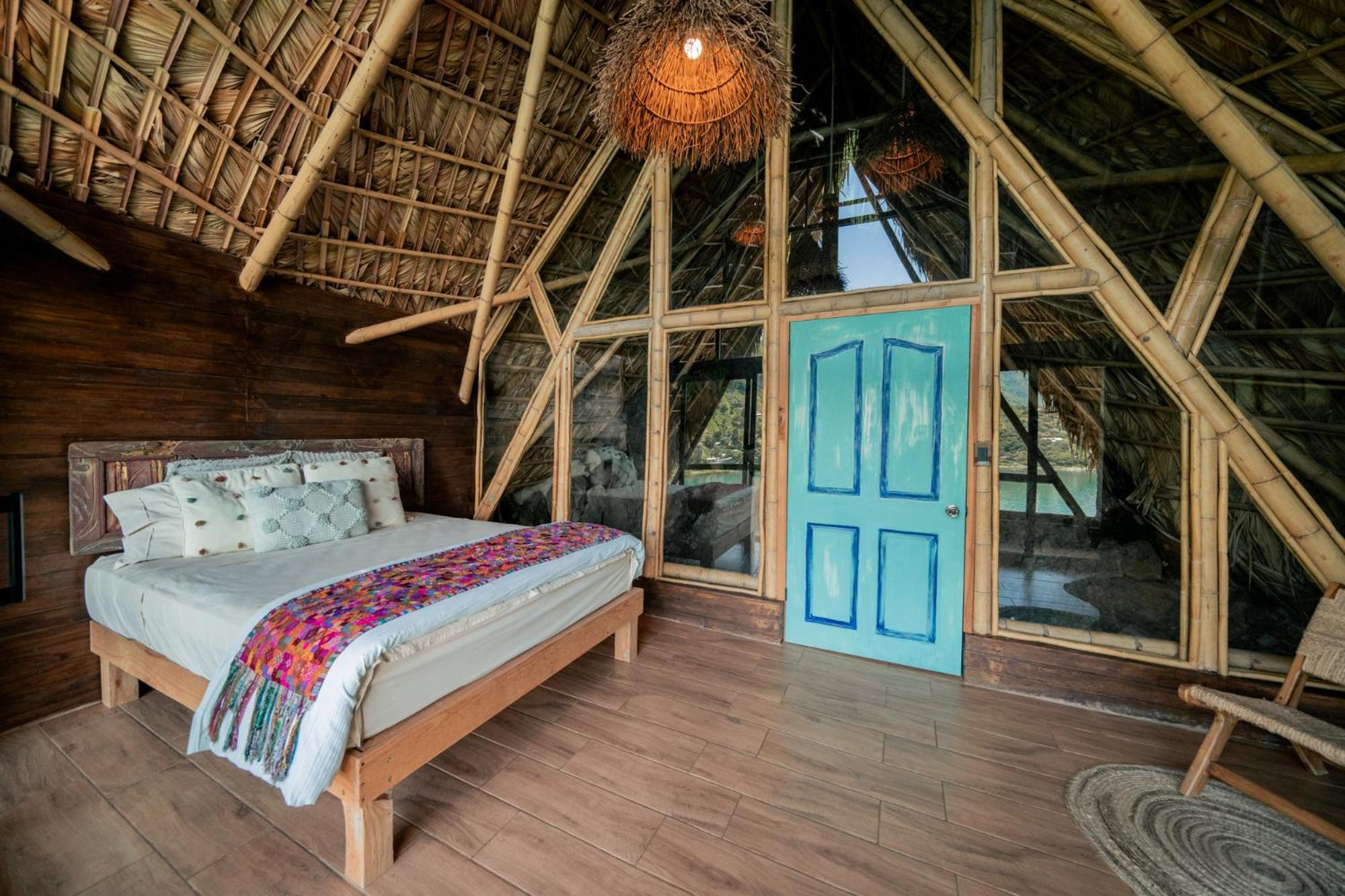 Lodge Baba Yaga Atitlan *