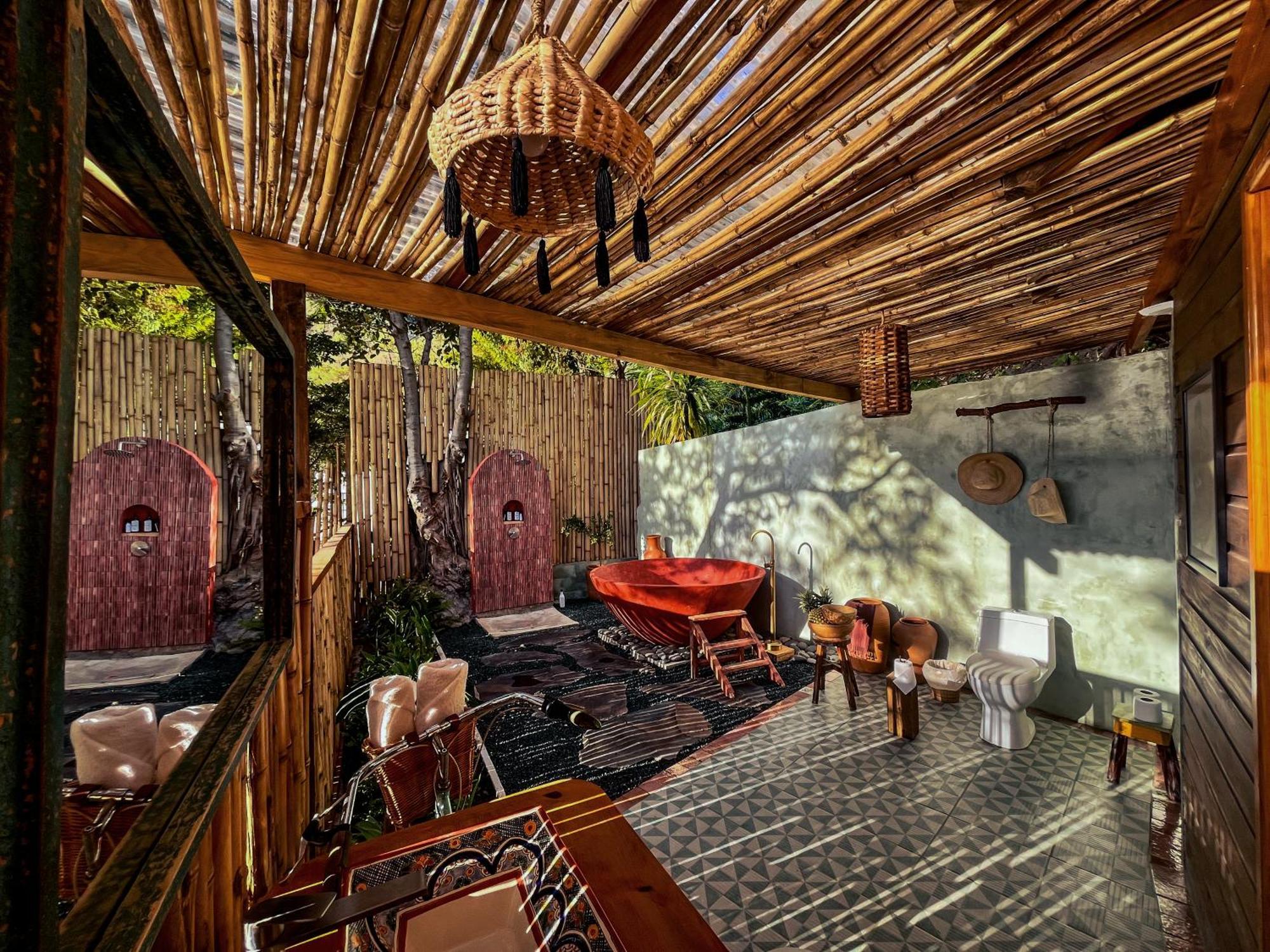 Lodge Baba Yaga Atitlan