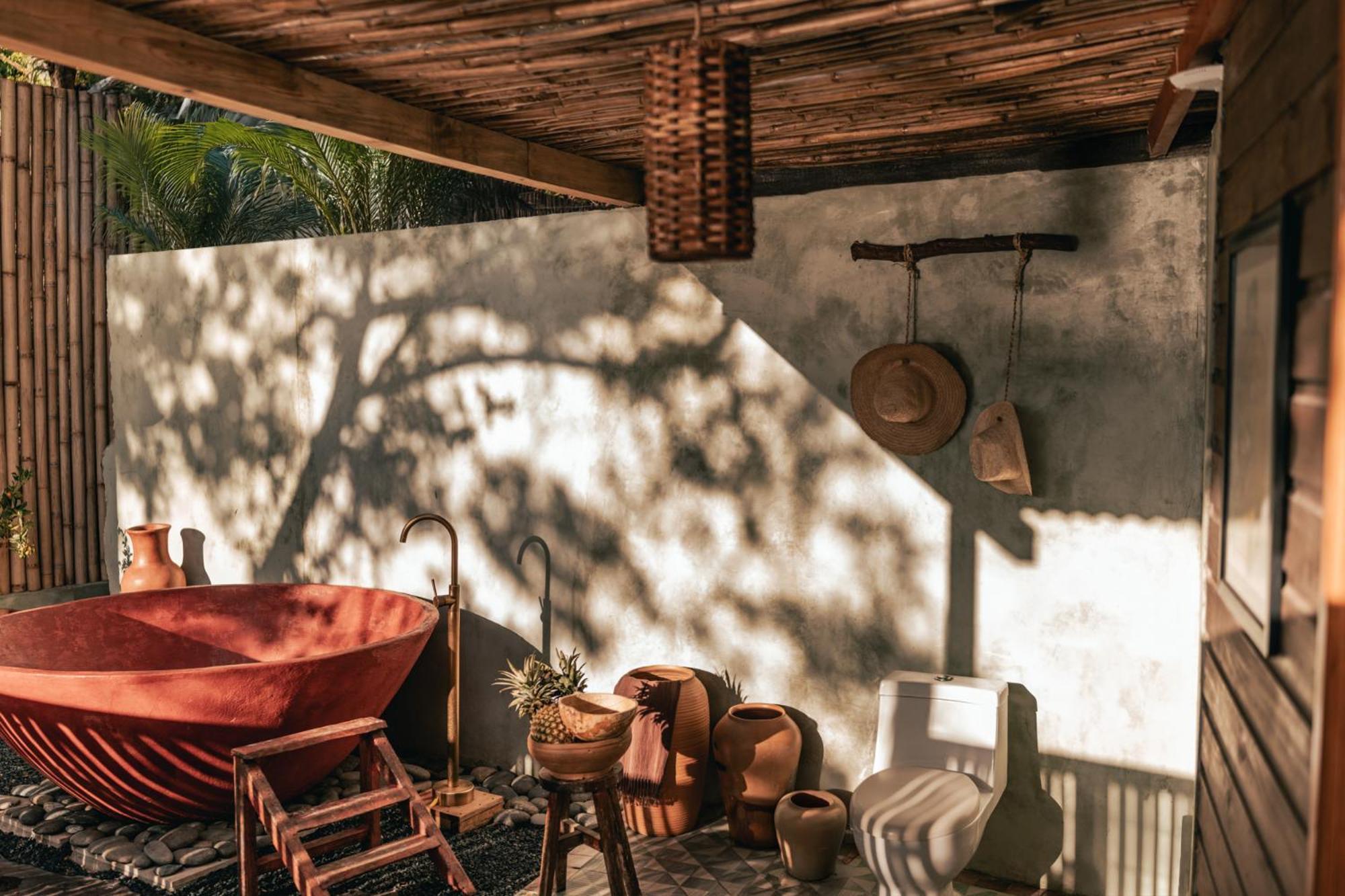 Lodge Baba Yaga Atitlan *